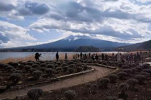 状态火热！布伦森首节14中6砍下17分3篮板